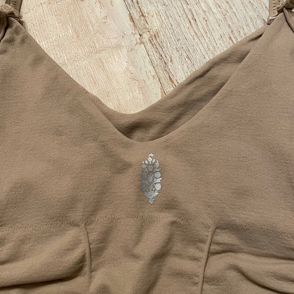 NWOT Free People Movement Good Karma Ruched Crop Tank In Mushroom - Picture 5 of 5